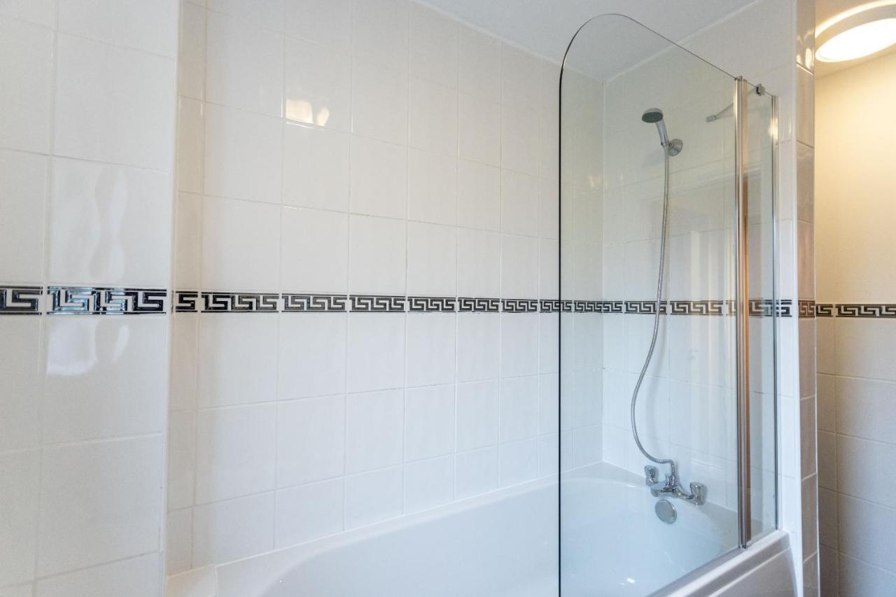 October Disc - Long Stay - Contractors - Frances Mews Bristol Esterno foto